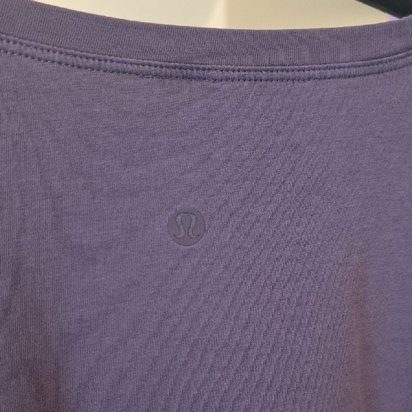 Lululemon Women's Eggplant Purple Crop Top - Picture 2 of 4